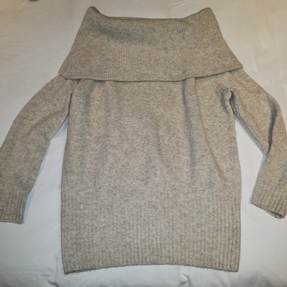 H&M Beige Off-Shoulder Sweater